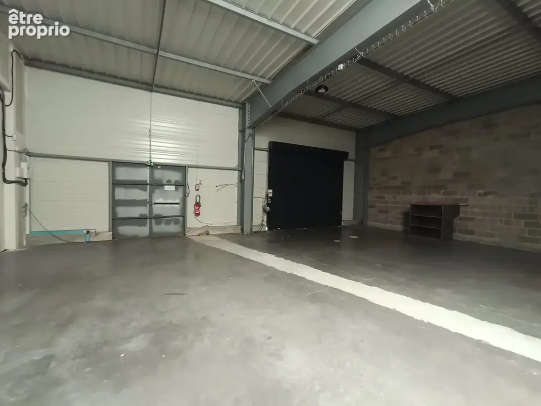 Commerce 300 m² à Joue-Les-Tours  - photo 2