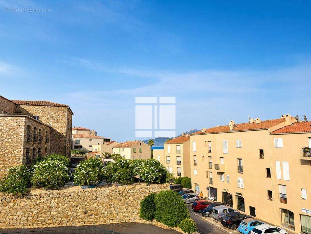 Appartement T4 de 86 m² à vendre – Centre de Calvi - photo 2