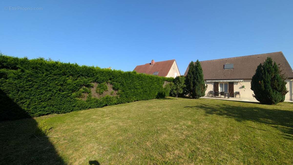 Maison à LONGECOURT-EN-PLAINE