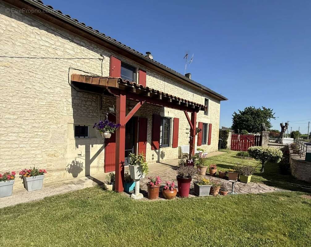 Maison à LA FAYE
