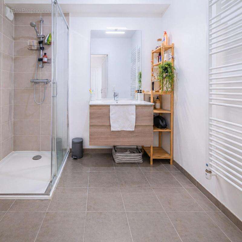 Appartement à COULAINES