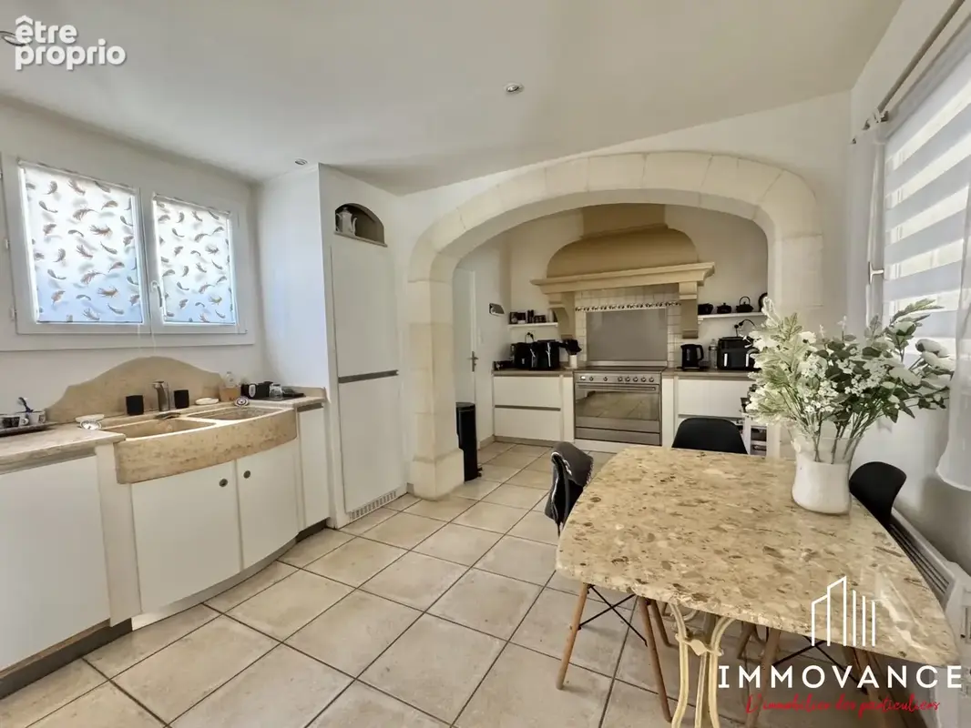 Maison 161 m² à Saint-Jean-De-Cuculles  - photo 9