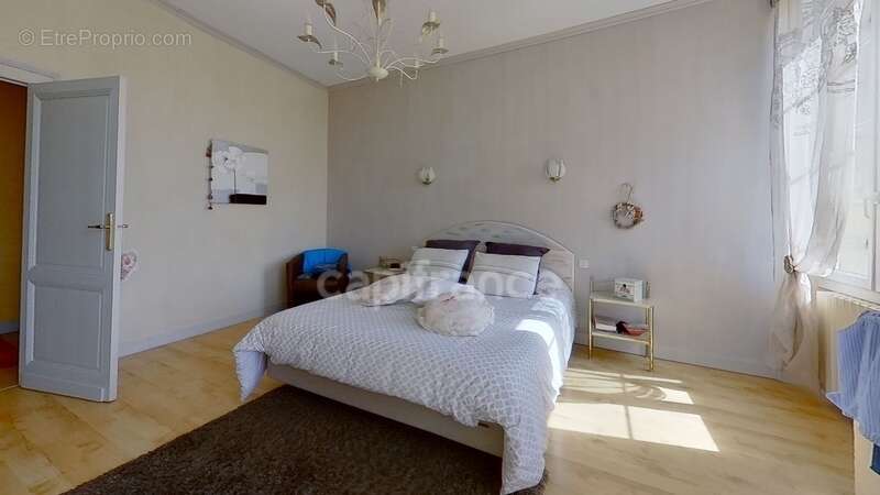 Maison de 223m2 - 3 chambres - piscine - dépendances à BEAUPUY (47) - photo 5