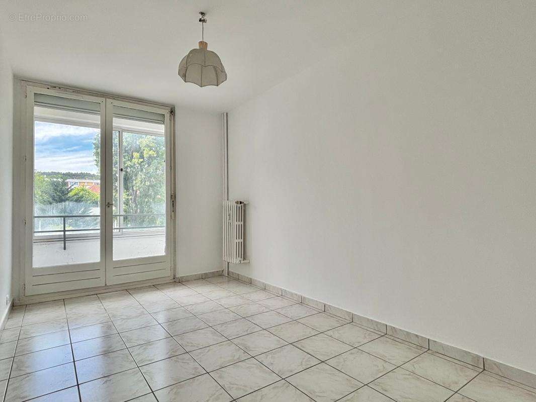 Appartement à CHENOVE