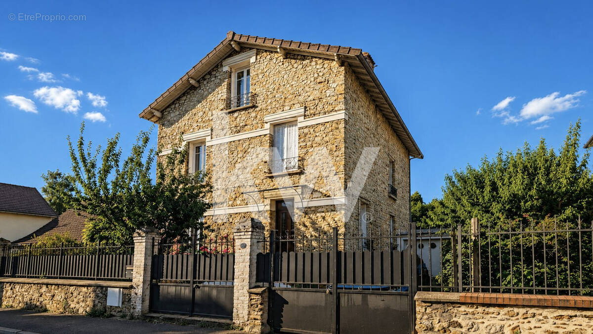 Maison à DEUIL-LA-BARRE