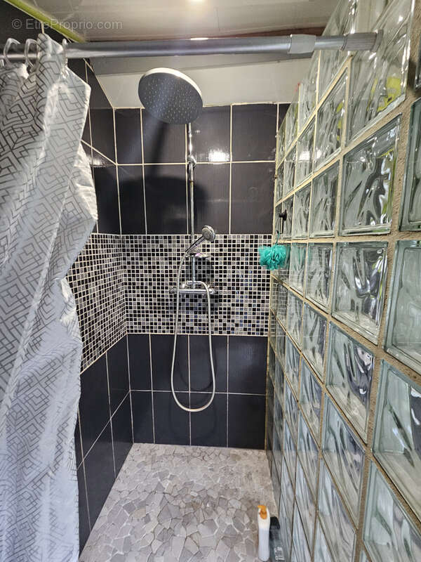 Maison à LA JONCHERE-SAINT-MAURICE