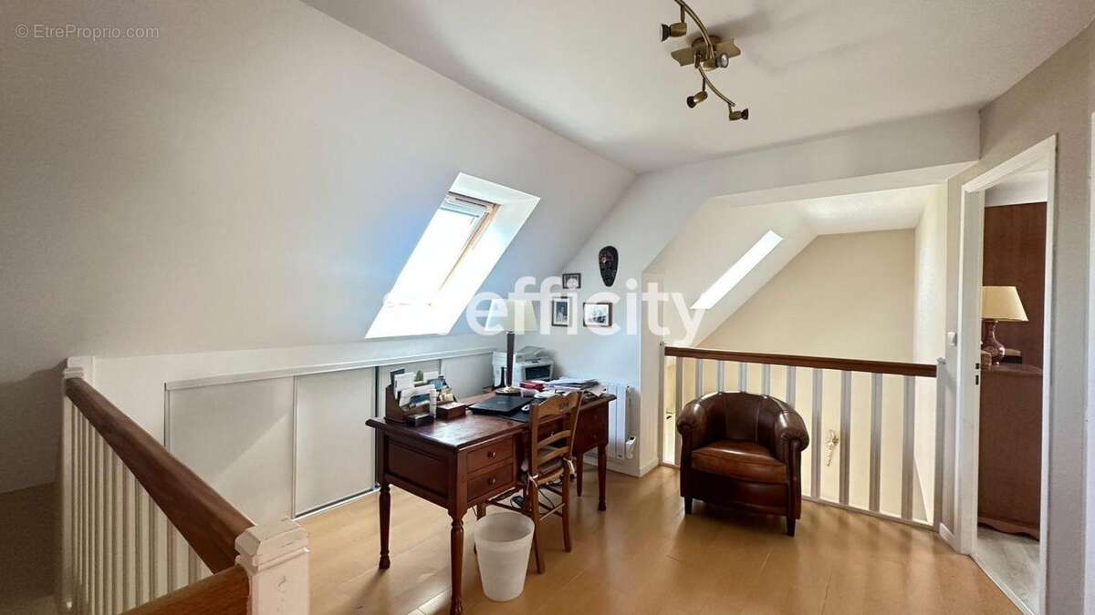 Maison à SAINT-CYR-SUR-LOIRE