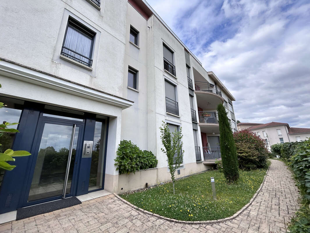 EXCLUSIVITE : Limas appartement  familial avec jardin à proximité des commerces 3 chambres - photo 6