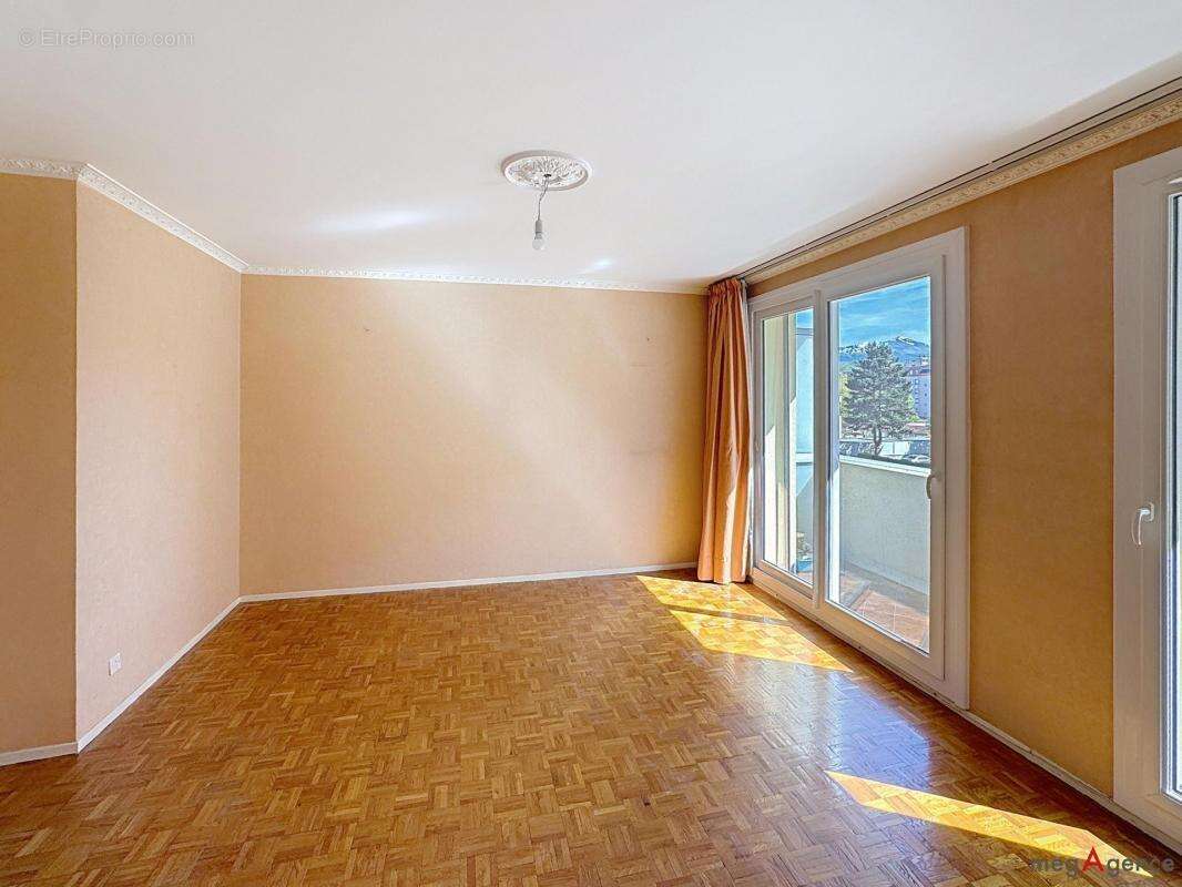 Appartement à ECHIROLLES