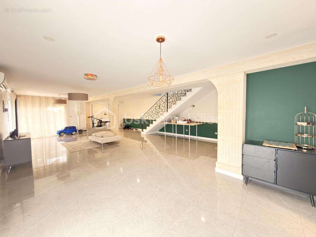 Maison à LIVRY-GARGAN