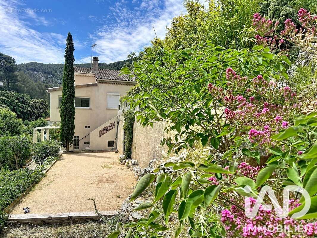 Photo 3 - Maison à MARSEILLE-11E