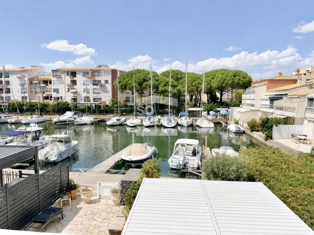 Réf : 2296 - Vente Jolie Marina 3 Pièces rénovée avec parking et son ponton ! - photo 7