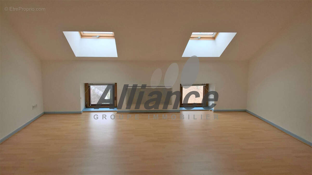 Appartement à FONTAINE-LES-LUXEUIL