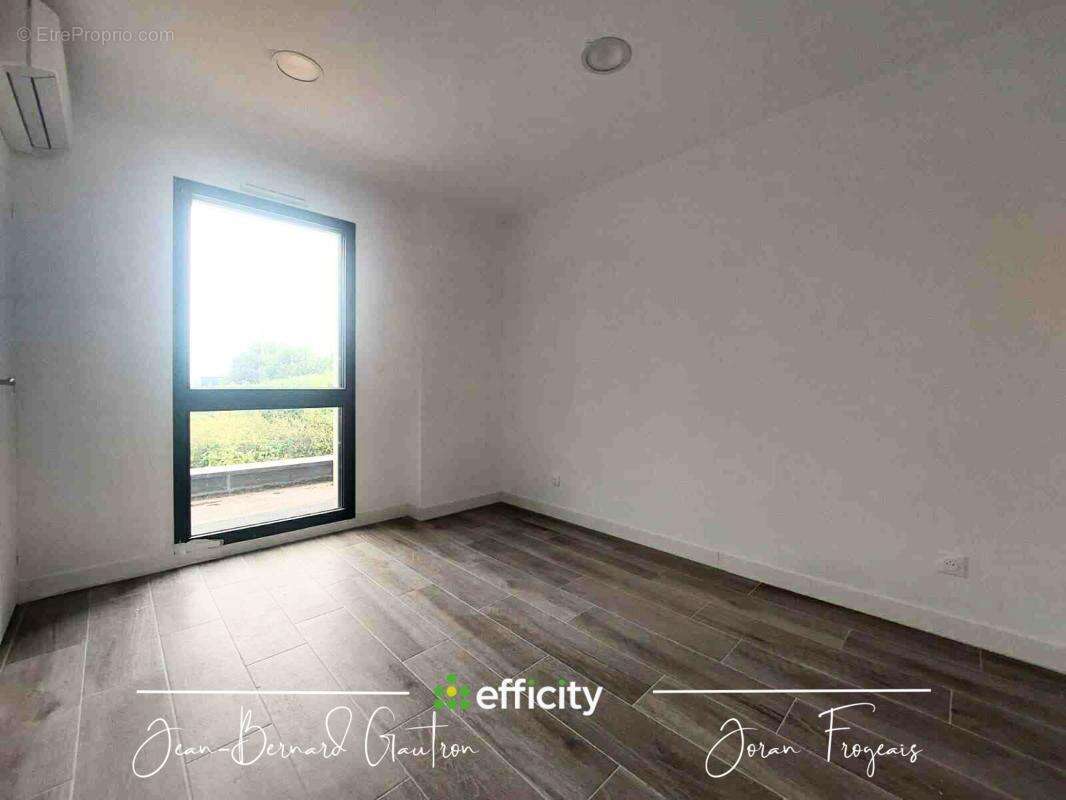 Commerce à LA CHAPELLE-DES-FOUGERETZ