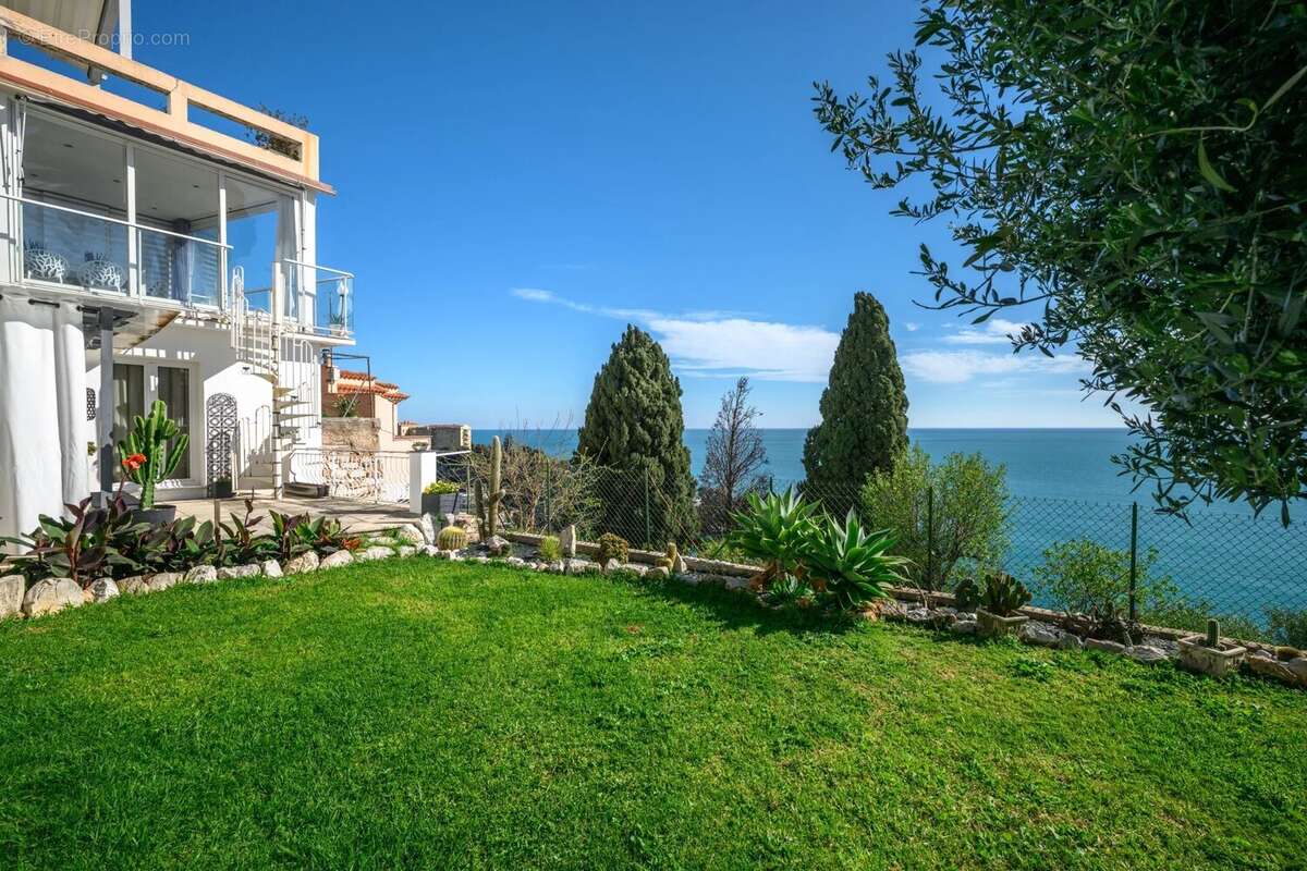 Appartement à CAP-D'AIL