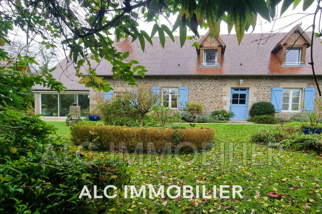 Maison à LE MELE-SUR-SARTHE