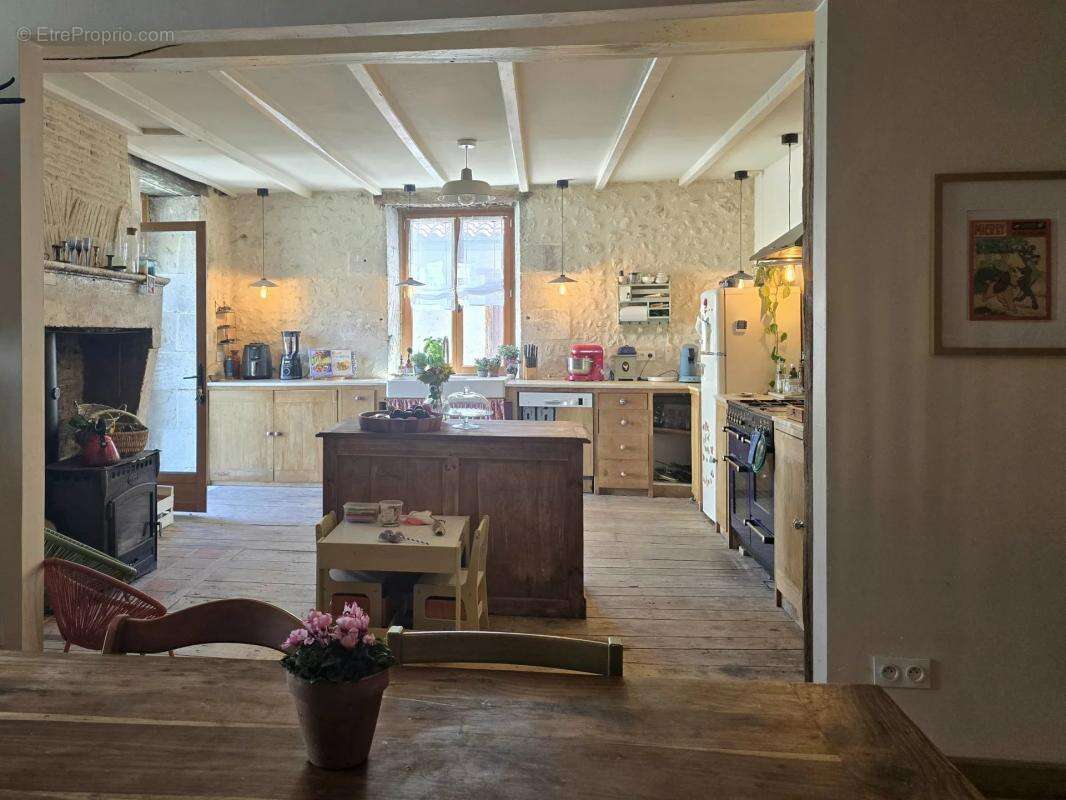 Maison à SALLES-LAVALETTE