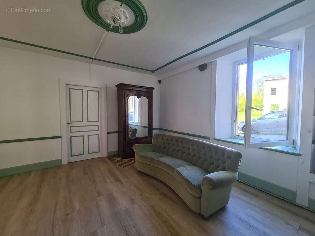 Maison à ETERNOZ
