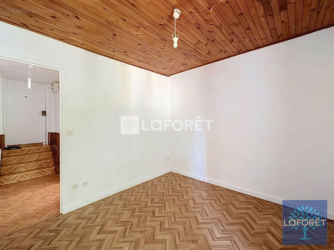 Appartement à VIGNEUX-SUR-SEINE