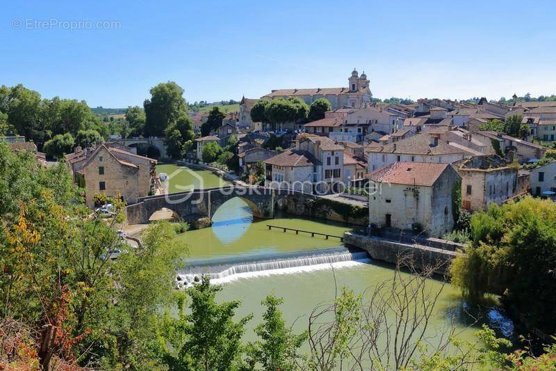 Terrain à NERAC