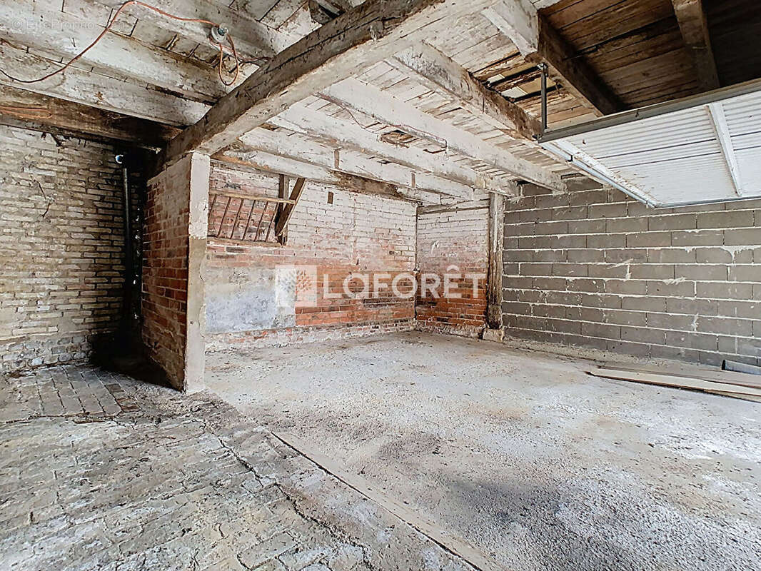 Maison à LA NEUVILLE-AU-PONT