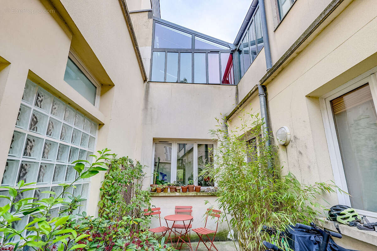 Appartement à PARIS-20E