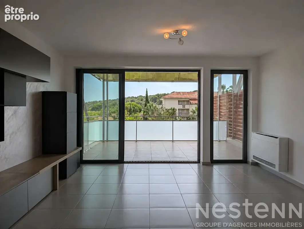 Appartement 3 pièces lumineux avec terrasse et parking couvert à vendre au Lavandou - photo 6