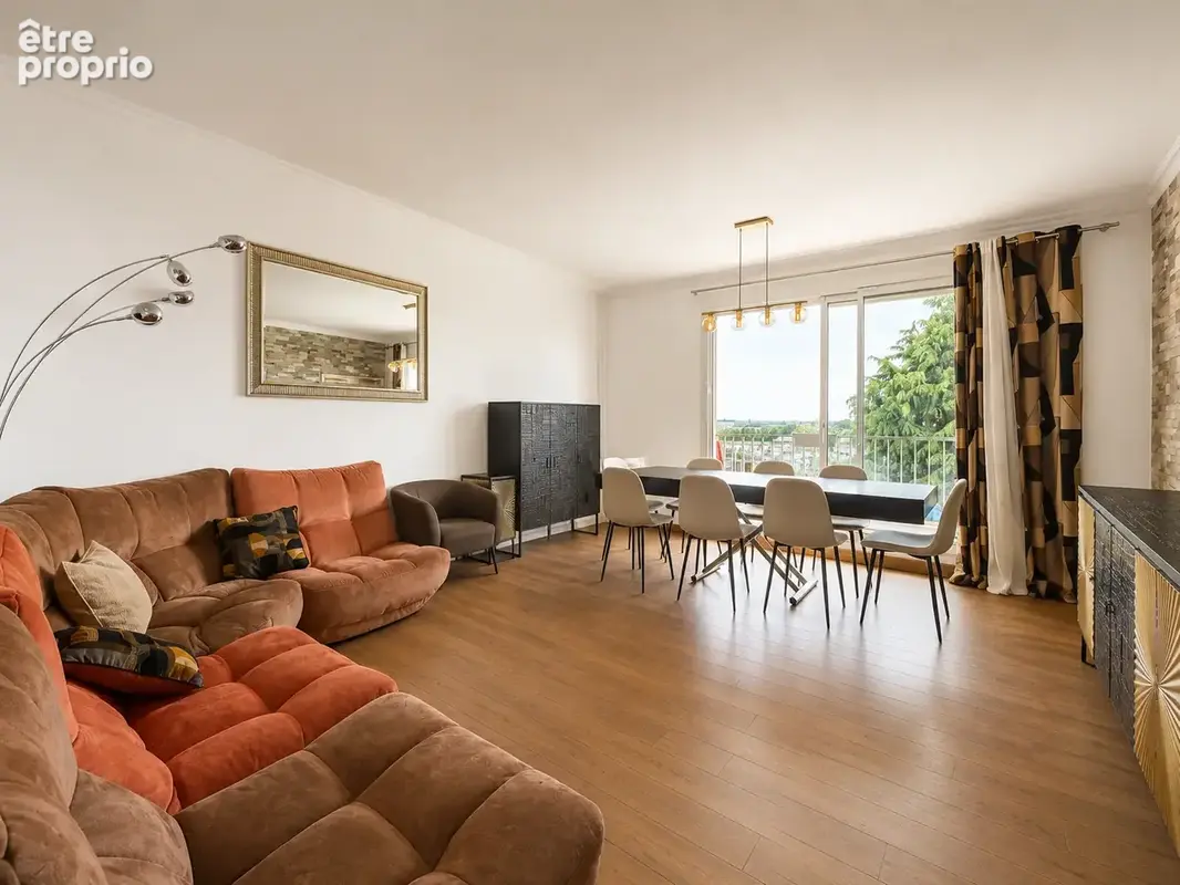 Bécon   Beau 3 pièces avec balcon, vue dégagée, parking et cave - photo 2