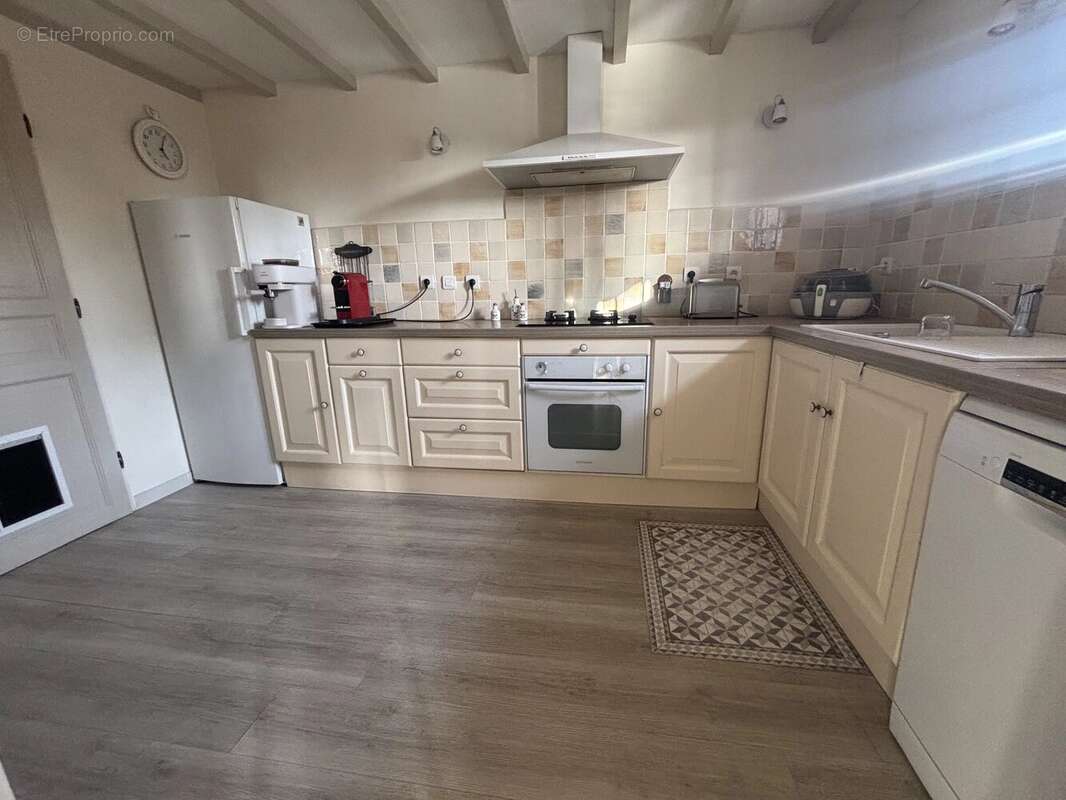 Maison à TOURRETTES