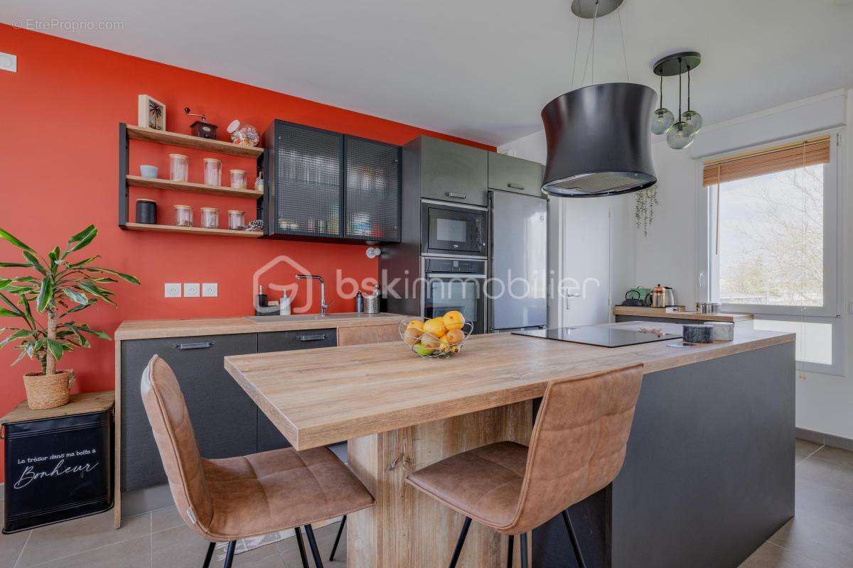 Appartement à MEYZIEU