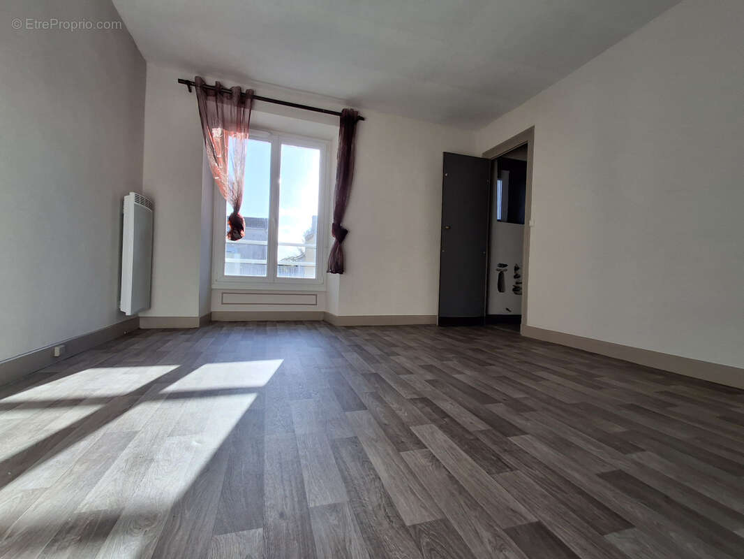 Maison à SAINT-VINCENT-STERLANGES