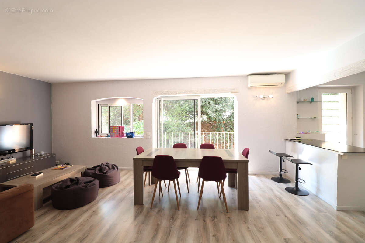 Appartement à LA CROIX-VALMER