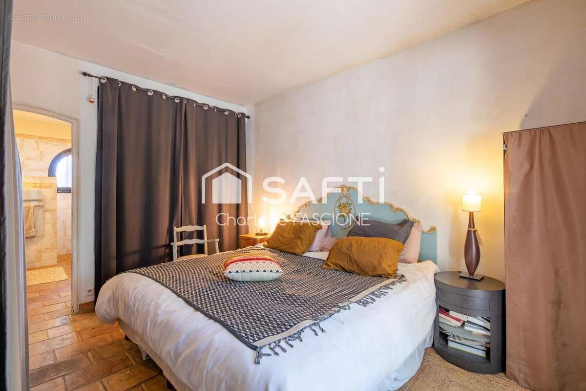 Photo 6 - Maison à ROQUEBRUNE-SUR-ARGENS