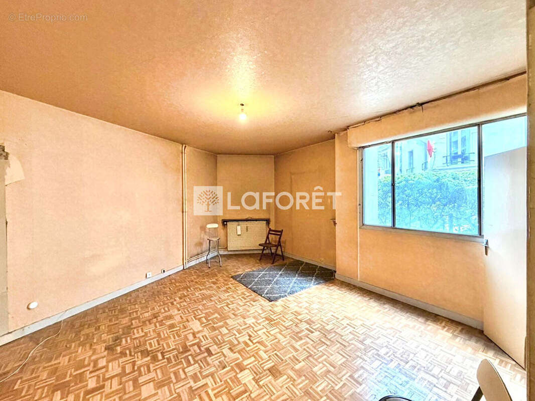 Appartement à PARIS-14E
