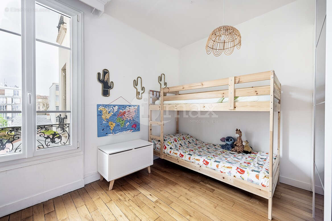 Appartement à COURBEVOIE