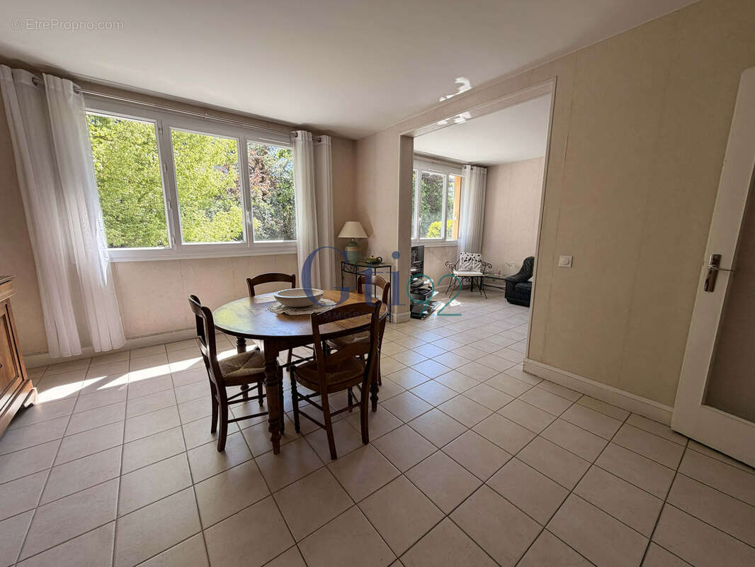 Appartement à CHATILLON