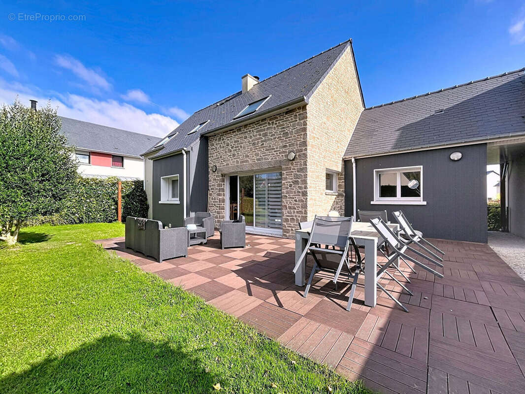 Maison à SAINT-MELOIR-DES-ONDES