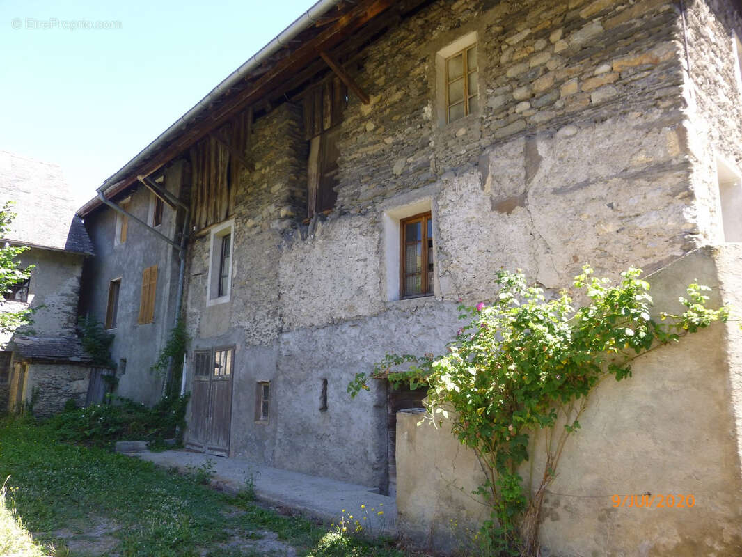 Maison à COISE-SAINT-JEAN-PIED-GAUTHIER