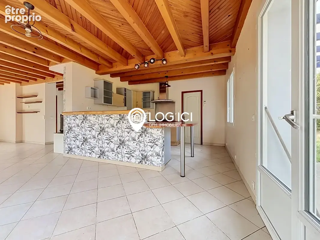 Maison récente 130 m2 avec grand séjour, 3/4 chambres, terrasse, jardin sur 1100 m2 de terrain - photo 7