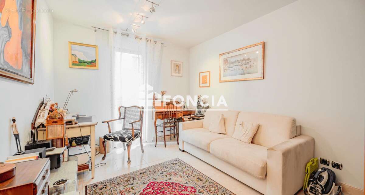 Appartement à HYERES