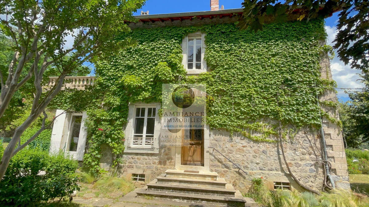 Maison à LES OLLIERES-SUR-EYRIEUX