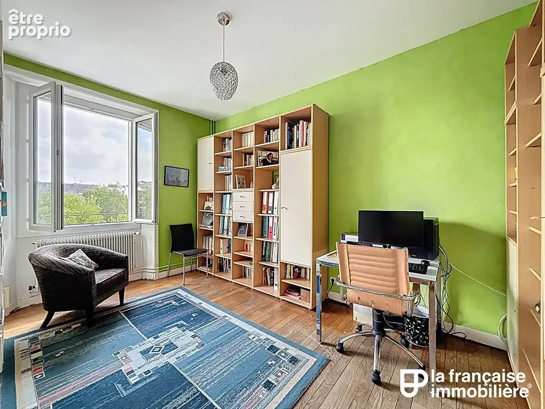 A vendre  - Belle maison en pierre avec jardin, au coeur d'un quartier recherché - photo 7