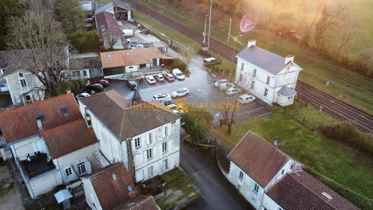 Appartement 320 m² à Mouthiers-Sur-Boeme  - photo 3