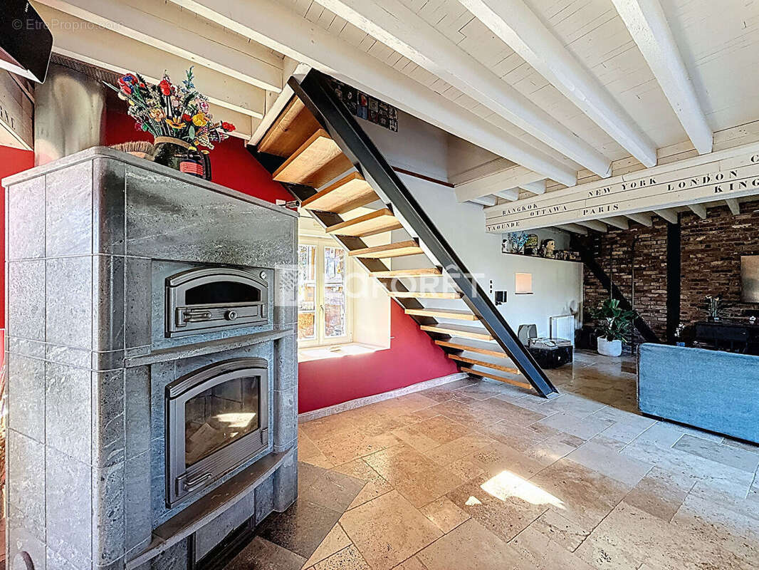 Maison à SAINT-QUENTIN-LES-CHARDONNETS