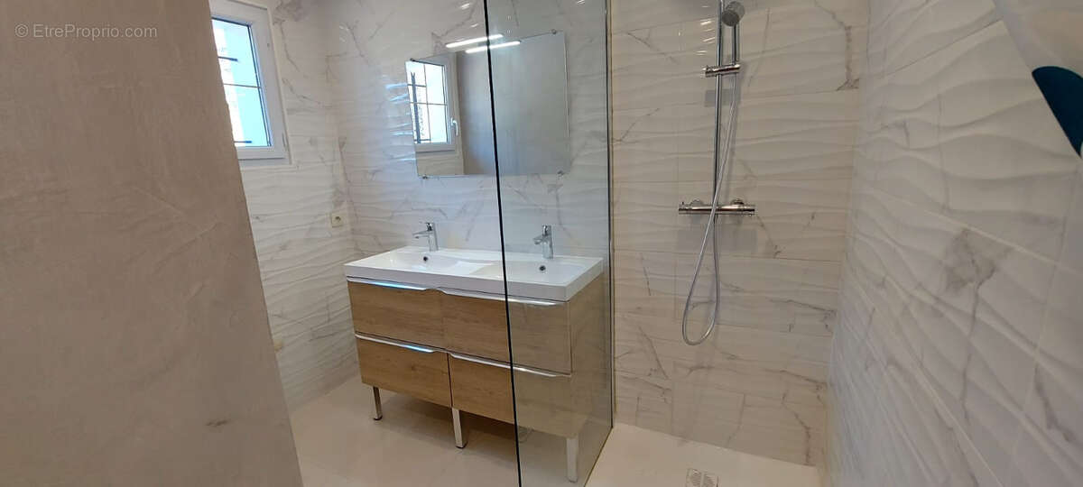 Nouveaute neoprovencale 5 p -157 m2 sur 1500 m2 de terrain- - photo 10