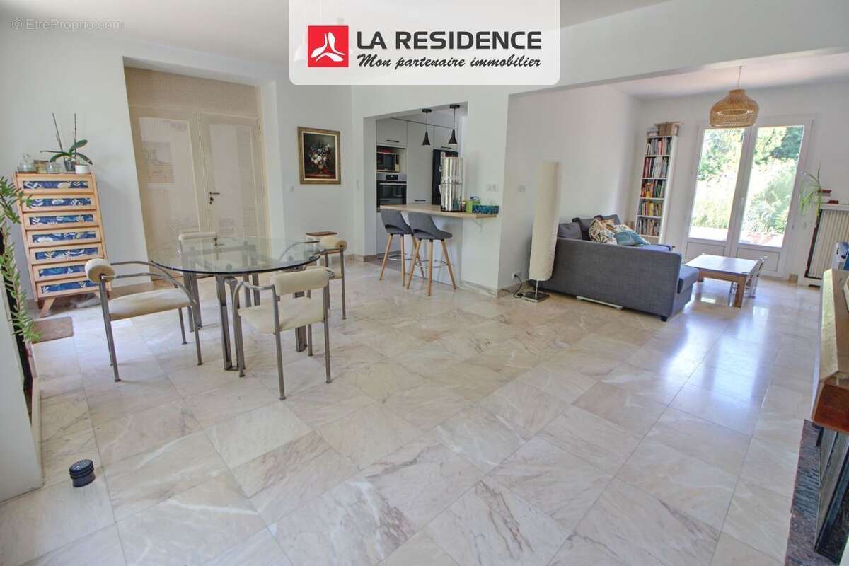 Maison à VAUX-SUR-SEINE