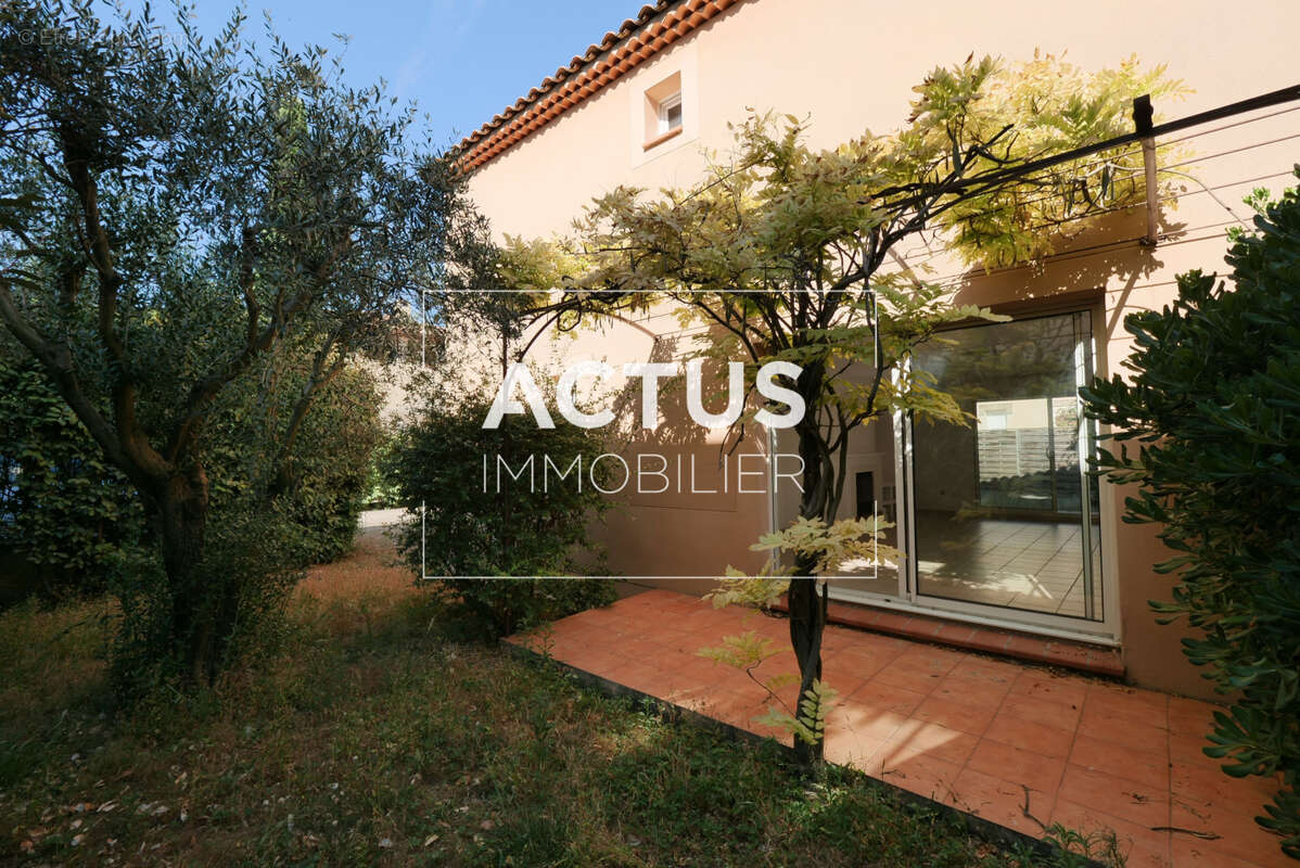 Maison 112 m² à Salon-De-Provence  - photo 4