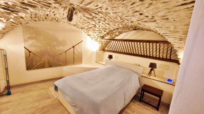 En Savoie (73), à vendre Vallée de La Maurienne, maison P8 rénovée, cave, voutes, terrain, combles, stations de ski, 3 vallées - photo 6
