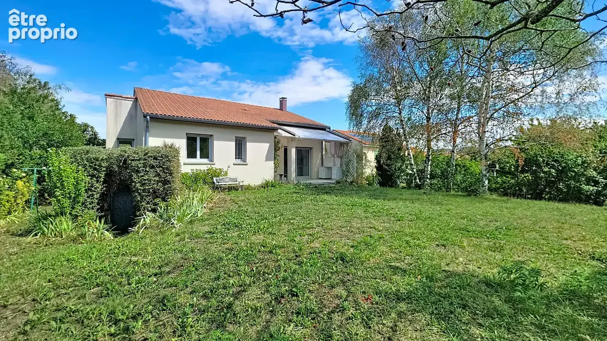 Maison à LES MARTRES-DE-VEYRE