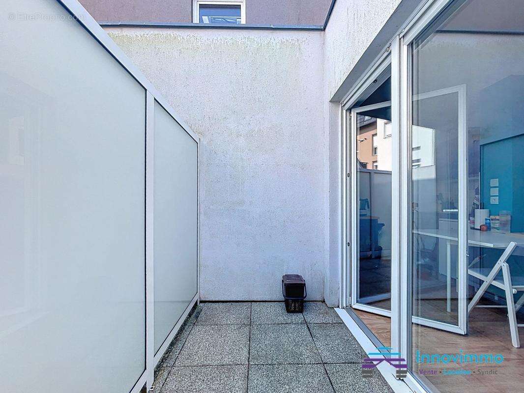 Investissement clé en main - Studio vendu loué avec patio et - photo 8